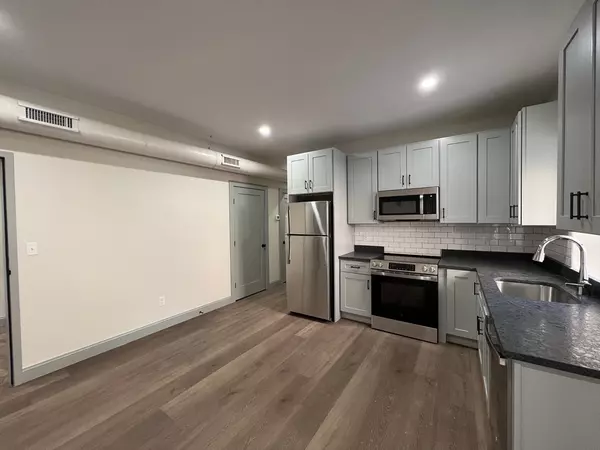 Fall River, MA 02720,160 Seabury St #10