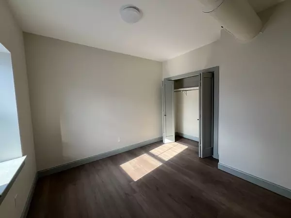 Fall River, MA 02720,160 Seabury St #11