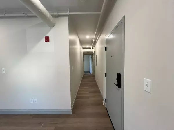 Fall River, MA 02720,160 Seabury St #14