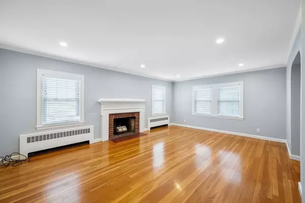 Milton, MA 02186,438 Central Ave #2