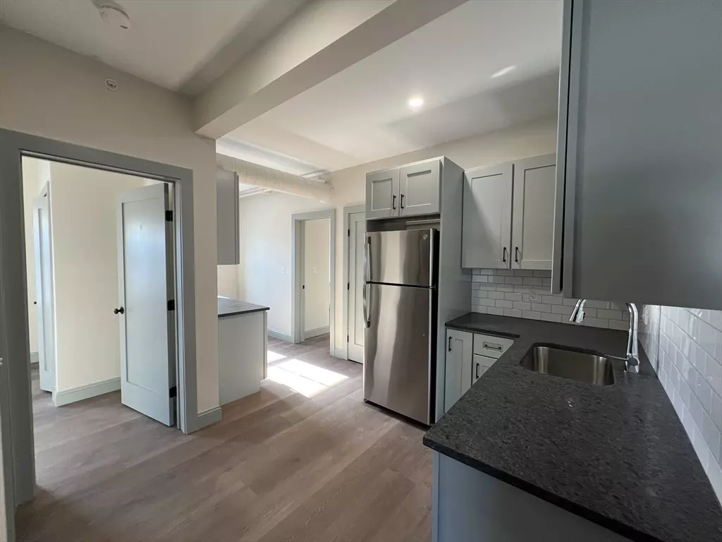 Fall River, MA 02720,160 Seabury St #15