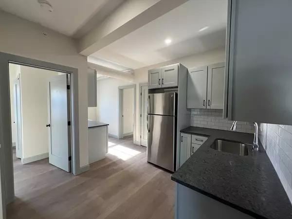 160 Seabury St #15, Fall River, MA 02720