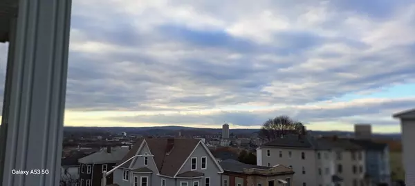 Worcester, MA 01604,30 Pattison St #3