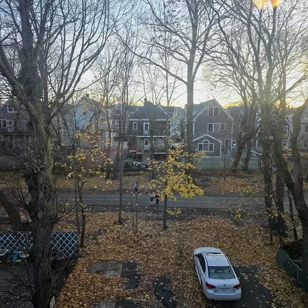 Somerville, MA 02144,94 Morrison Avenue #3