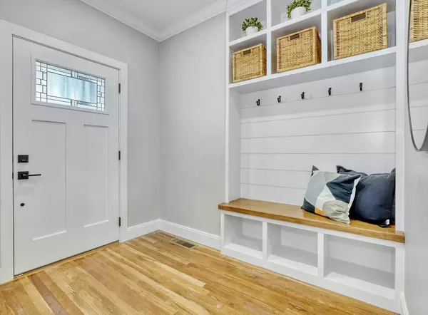 Melrose, MA 02176,114-116 West Wyoming Ave #1