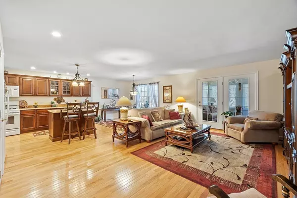 Methuen, MA 01844,27 Russell Farm Dr #27