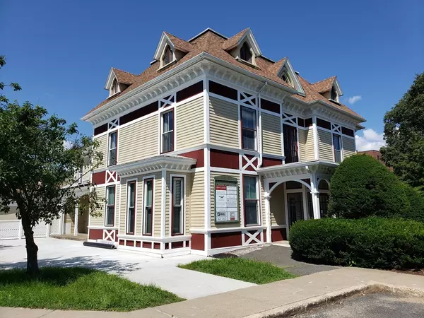 30 Boltwood Walk #2, Amherst, MA 01002