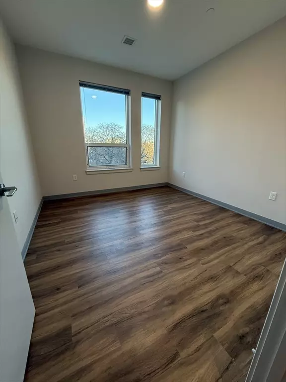 Boston, MA 02120,1170 Tremont St #417