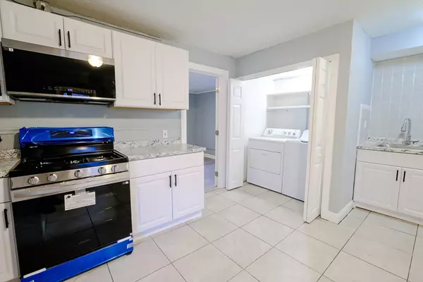 105 Clarendon St #2, Fitchburg, MA 01420