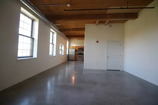 Lowell, MA 01854,35 Riverwalk Way #R315