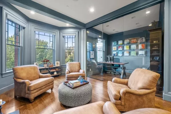 Boston, MA 02115,288 Commonwealth Ave #3