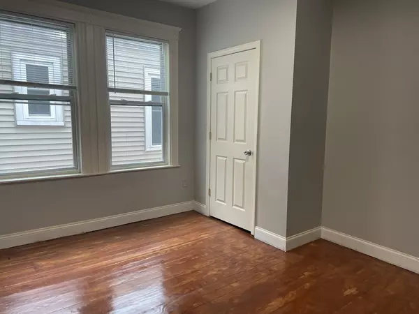 Boston, MA 02125,183 Howard #3