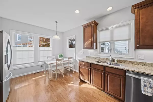 Canton, MA 02021,33 Kelly Way #33