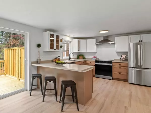 Londonderry, NH 03053,4 Quincy Rd