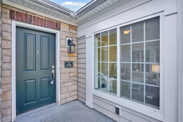 South Hadley, MA 01075,126 Stonybrook Way #126