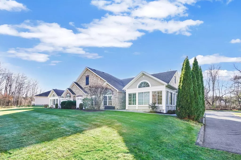 South Hadley, MA 01075,126 Stonybrook Way #126