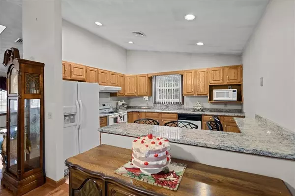 Bristol, RI 02809,3 Betsy Drive