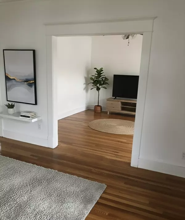 Holyoke, MA 01040,21-23 W Glen St