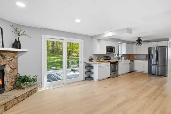 Southwick, MA 01077,98 Mort Vining Rd