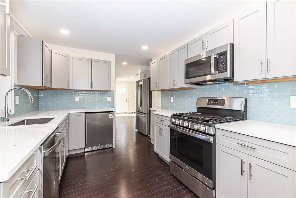 Waltham, MA 02453,48 Caldwell Road #48