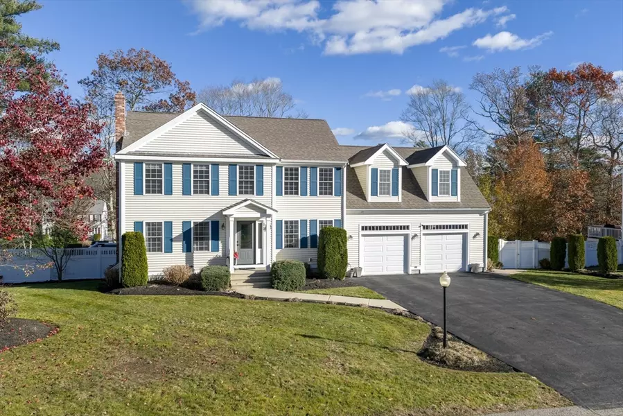 68 Metacomet Ave, Taunton, MA 02718