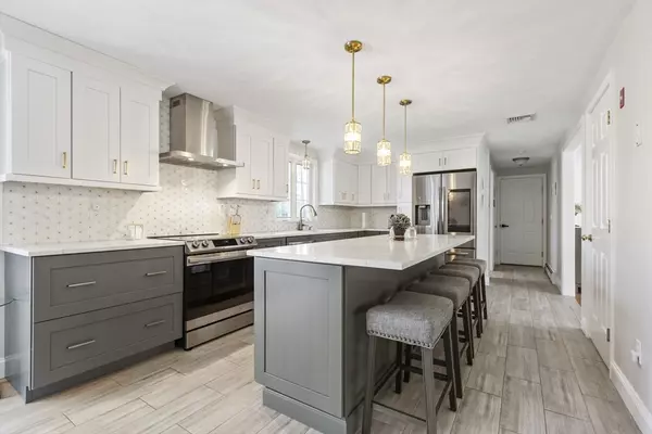 Taunton, MA 02718,68 Metacomet Ave