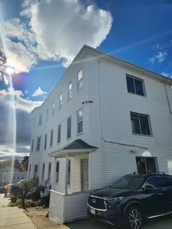 Worcester, MA 01604,1 Plantation St #2