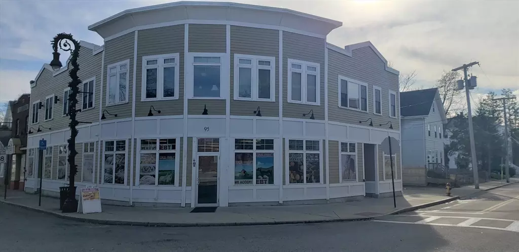 Attleboro, MA 02703,95 Park Street #1