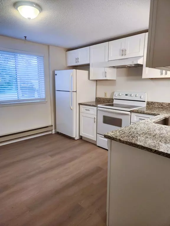 Easton, MA 02375,15 Foundry #D3