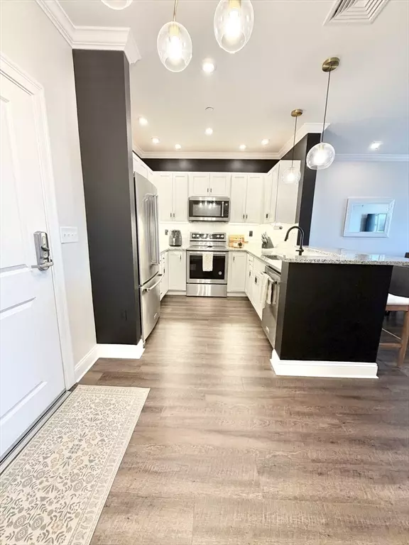 Wakefield, MA 01880,69 Foundry St #416