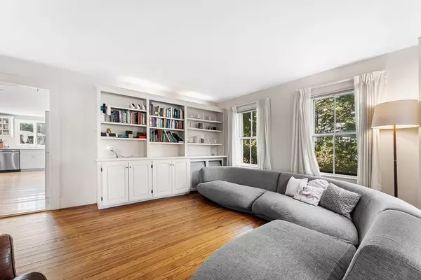 Wellesley, MA 02482,29 Cottage St