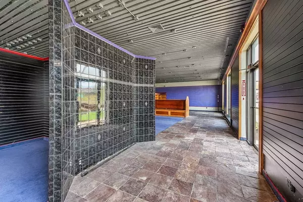 Danvers, MA 01923,120 Andover St #3