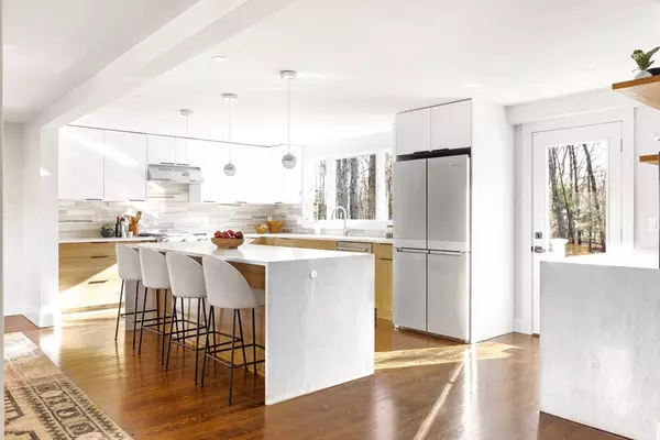 Sharon, MA 02067,157 Wilshire Dr