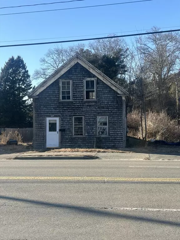 233 Marion Rd, Wareham, MA 02571