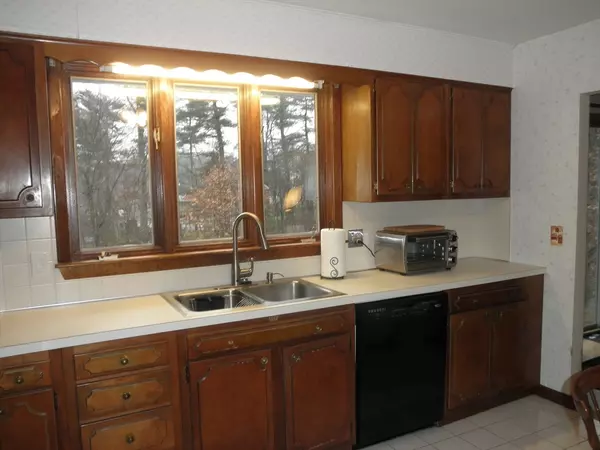 Seekonk, MA 02771,52 Walker