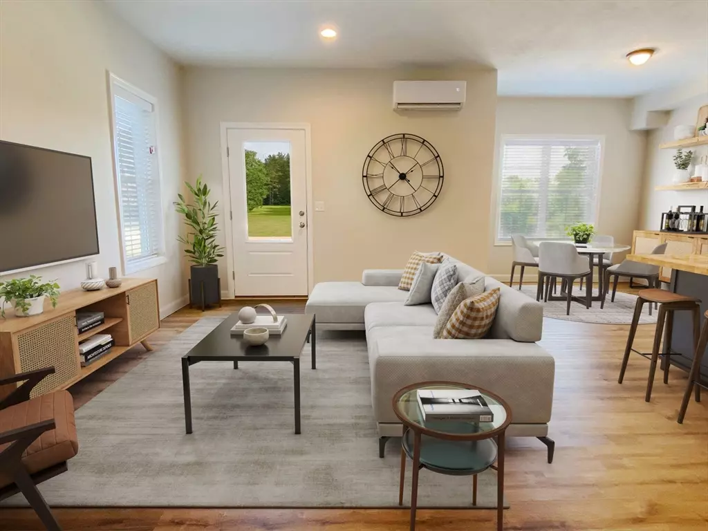 Wrentham, MA 02093,5 Eagle Brook Blvd #119