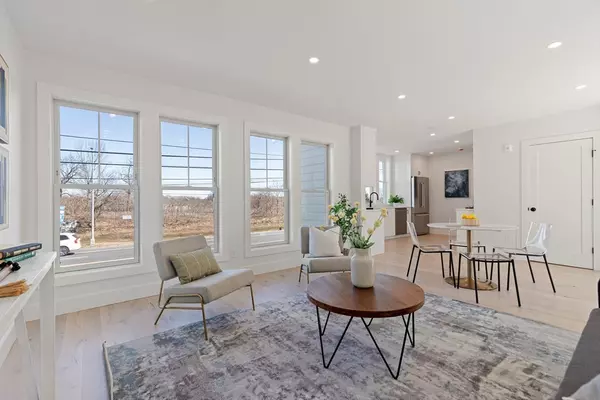 656 Mystic Ave #B, Somerville, MA 02145