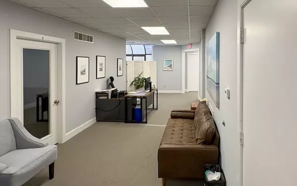 Barnstable, MA 02655,5 Parker Rd