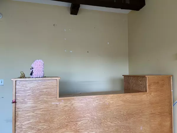 Hull, MA 02045,527 Nantasket Ave #B