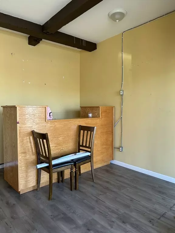 Hull, MA 02045,527 Nantasket Ave #B