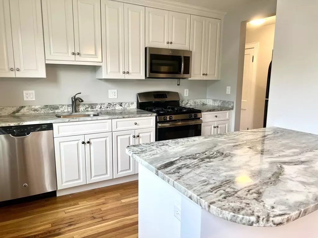 Norwood, MA 02062,98 Dean Street #2