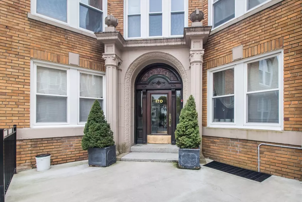 Malden, MA 02148,170 Maple Street #110