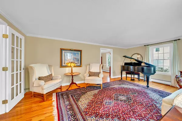 Holden, MA 01520,24 John Alden St