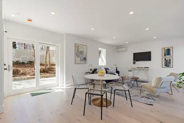 Somerville, MA 02145,658 Mystic Ave #A