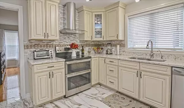 Everett, MA 02149,56 Valley St