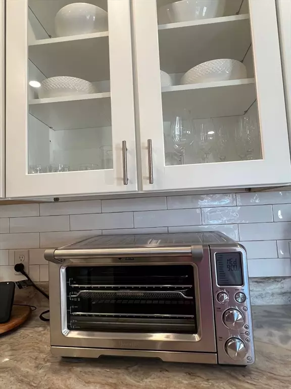 Wakefield, MA 01880,17 Emerson St #2