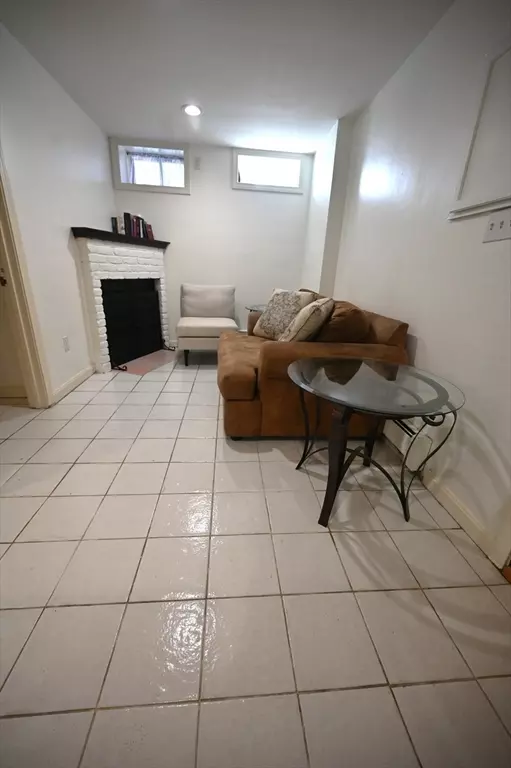 Boston, MA 02113,69 N Margin Street #B