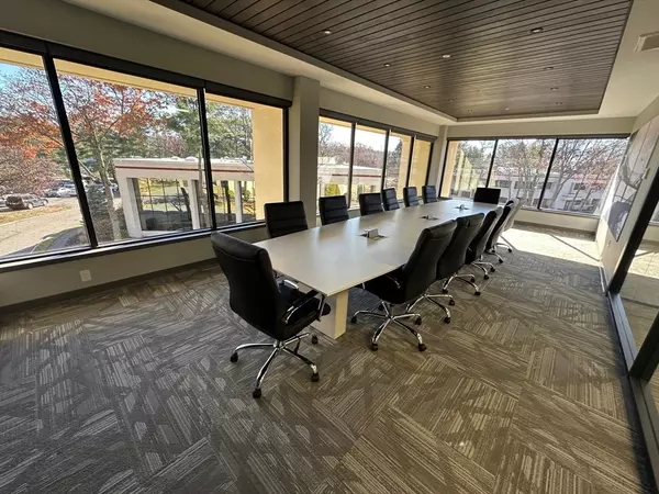 Lynnfield, MA 01940,220 Broadway #305