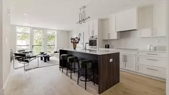 Newton, MA 02468,20 Kinmonth Rd #201