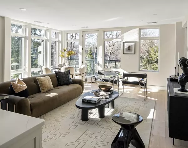 Newton, MA 02468,20 Kinmonth Rd #306